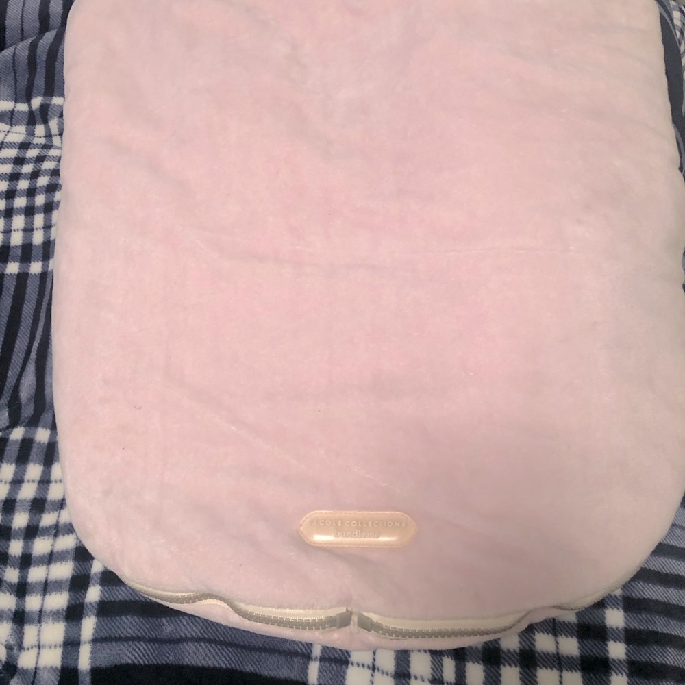 Bundle Me, JJ Cole, pink